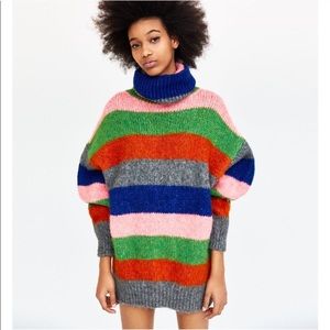 [ZARA] bloggers fave oversized striped sweater